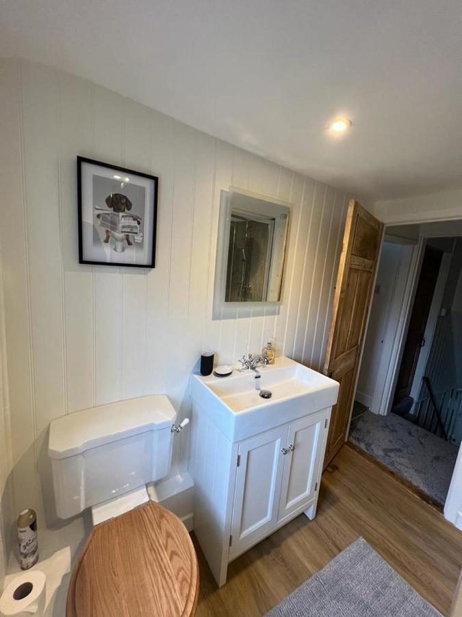 The Cottage, 13 Golden Sq. Тентърдън Екстериор снимка