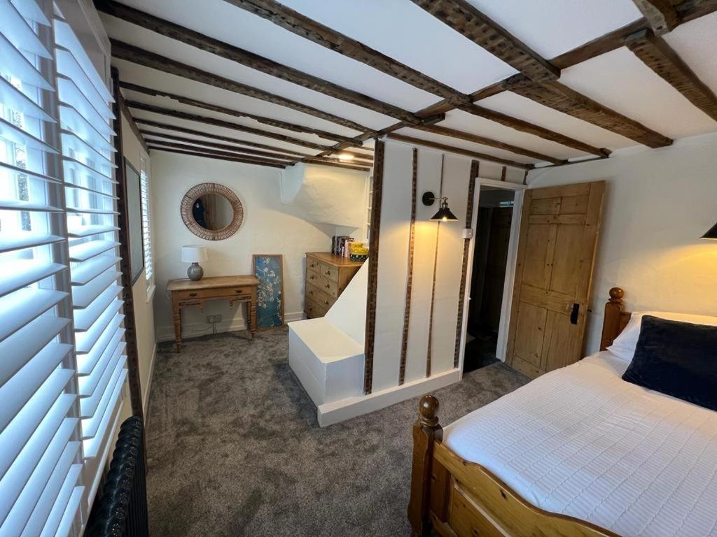 The Cottage, 13 Golden Sq. Тентърдън Екстериор снимка